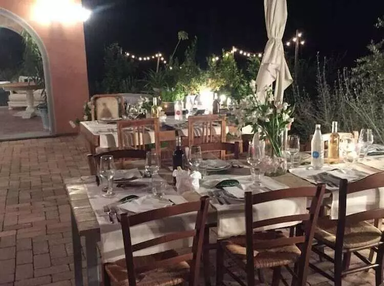 Отель Agriturismo Monte A Pescia