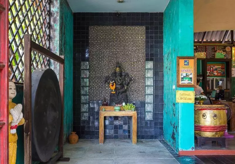 Hotelli Cocoville Phuket Sha Plus