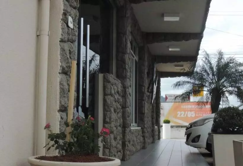 בית מלון כפרי Demarchi