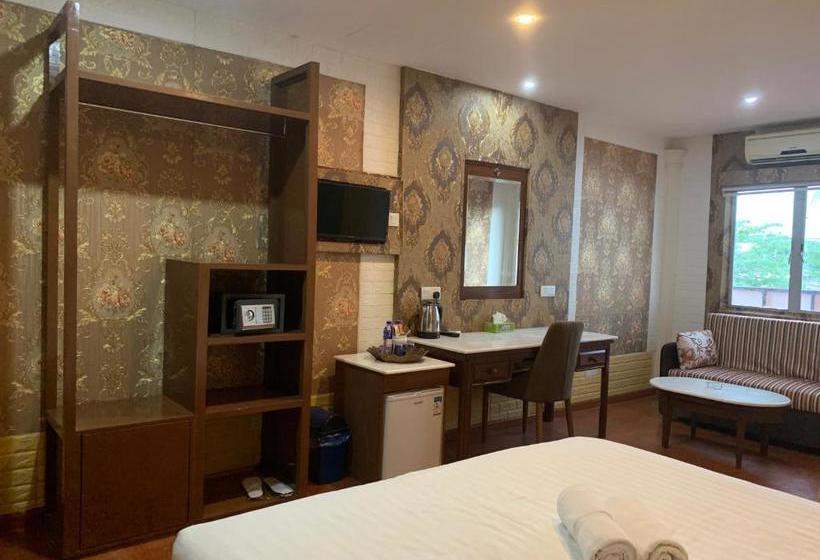 فندق Easy Crystal