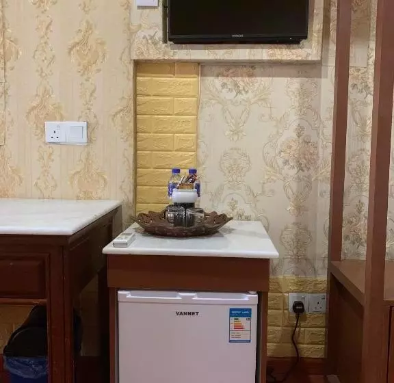 فندق Easy Crystal