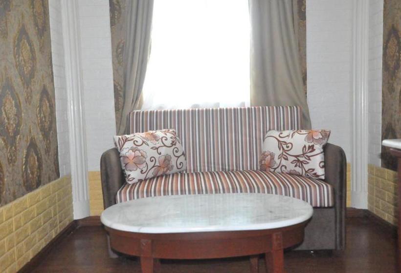 فندق Easy Crystal