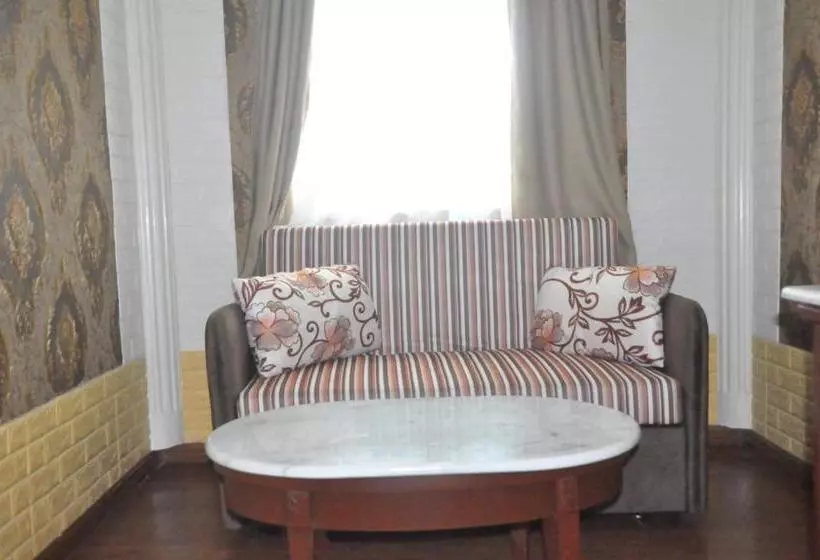 فندق Easy Crystal