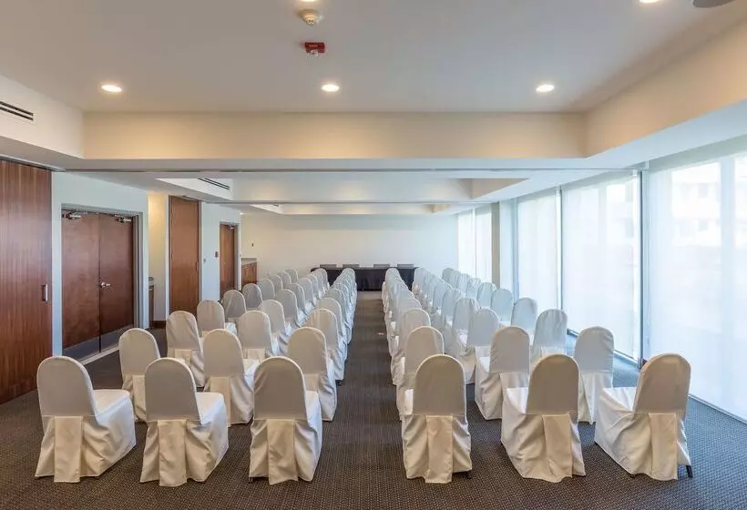 Hotel Hampton Inn & Suites By Hilton Los Cabos