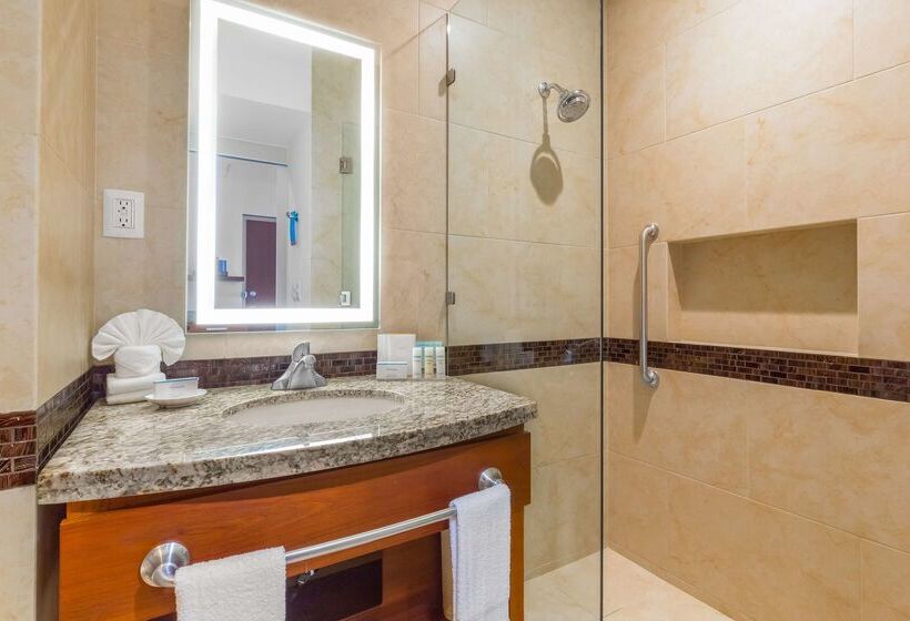 هتل Hampton Inn & Suites By Hilton Los Cabos