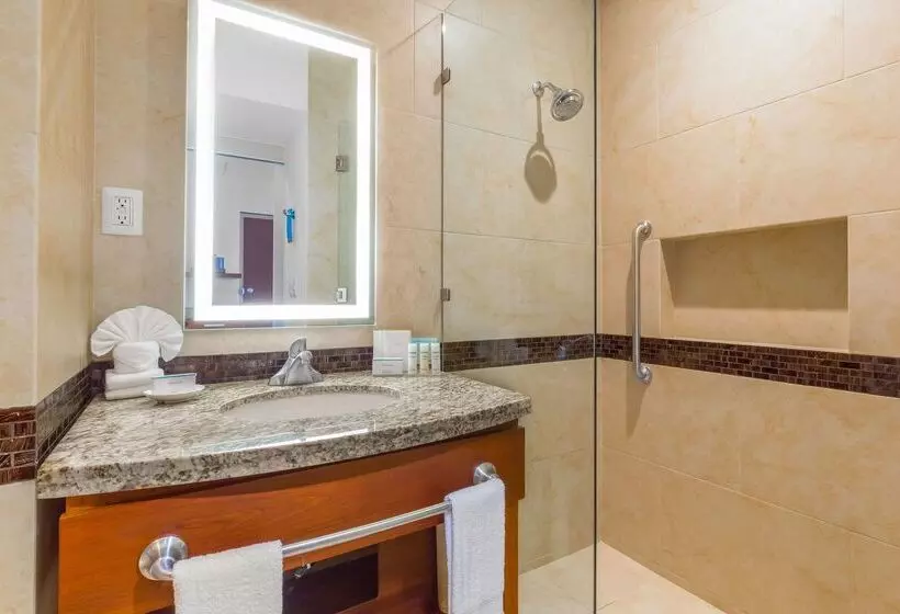 Hotel Hampton Inn & Suites By Hilton Los Cabos