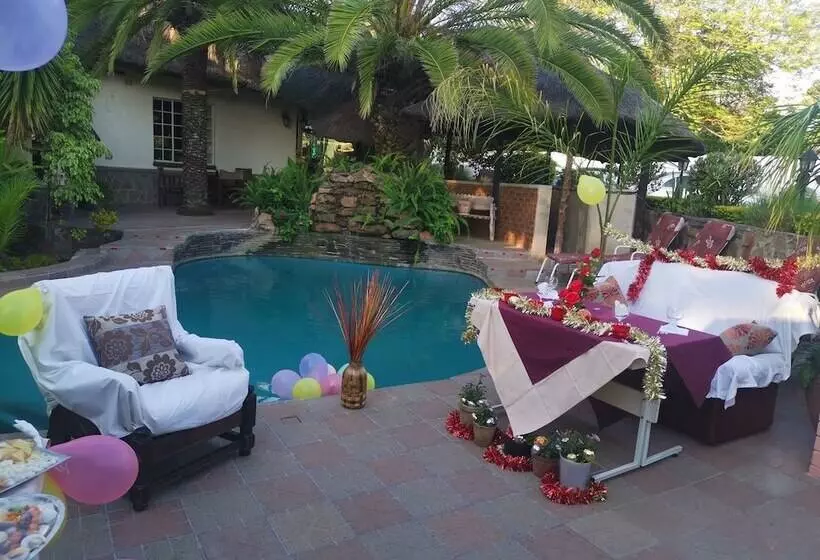 בית מלון כפרי Parrot Lodge