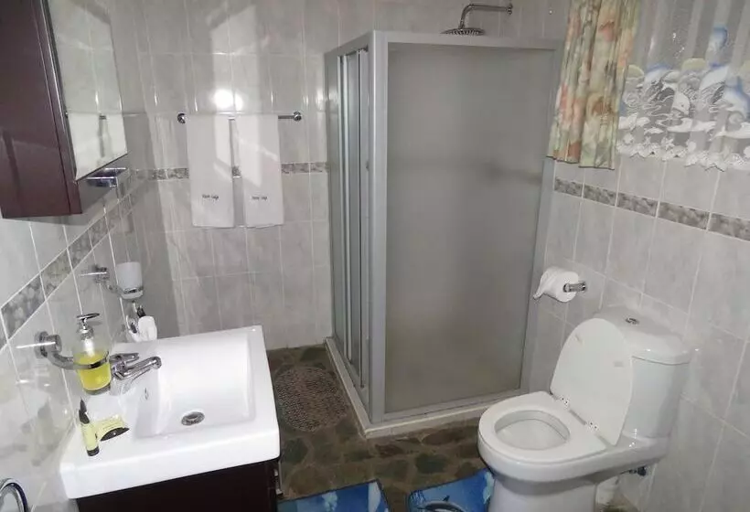 בית מלון כפרי Parrot Lodge