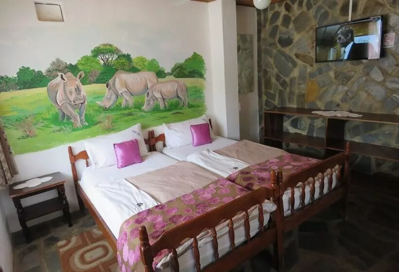 בית מלון כפרי Parrot Lodge