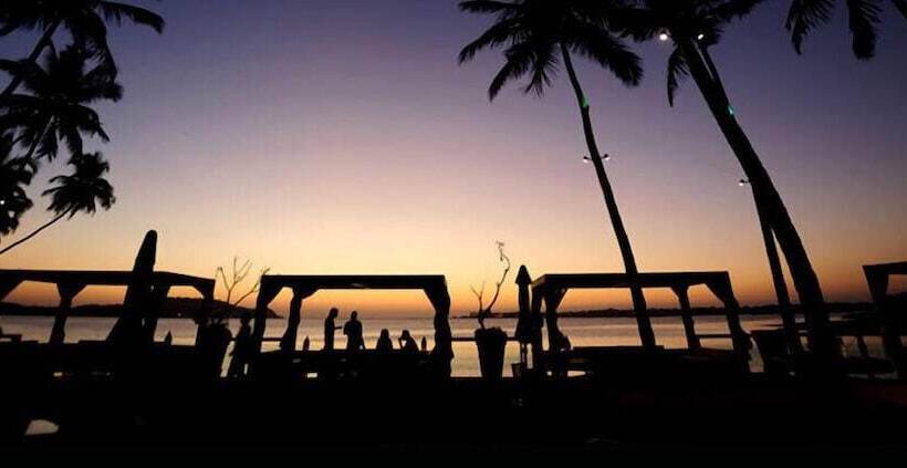 ホテル Teso Waterfront