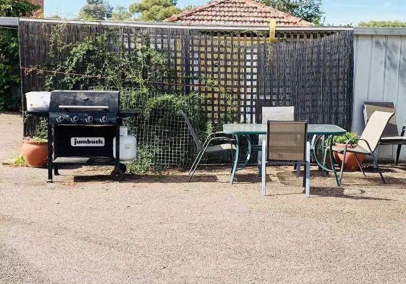 فندق على الطريق Bradman Motor Inn