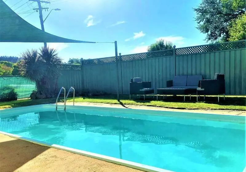 فندق على الطريق Bradman Motor Inn