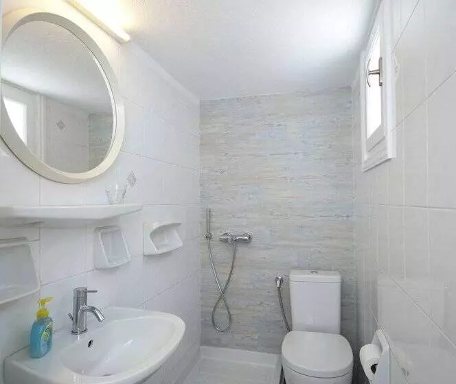 פנסיון Asimina