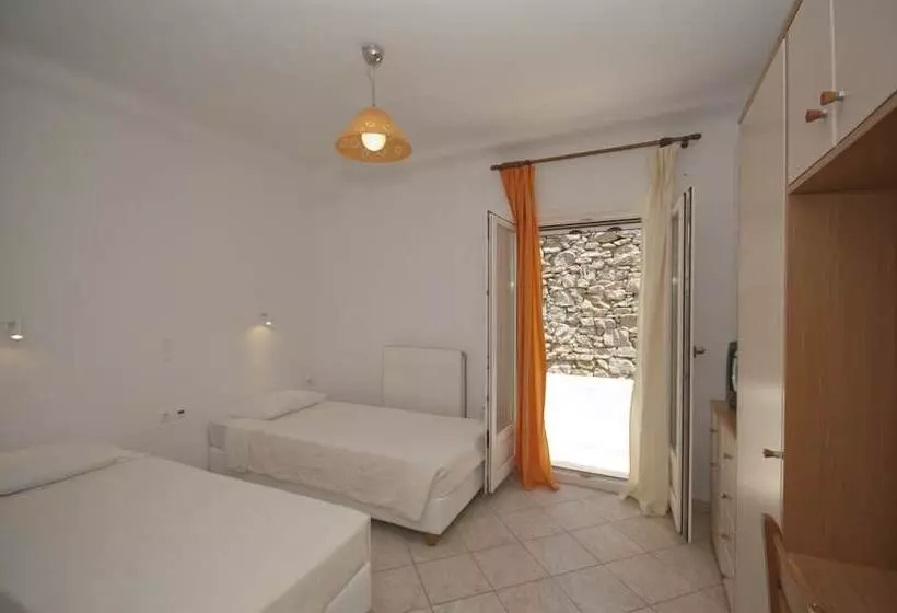 פנסיון Asimina