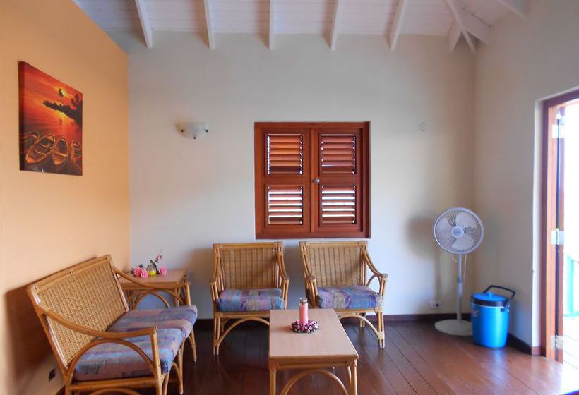 Westhill Bungalows & Diving