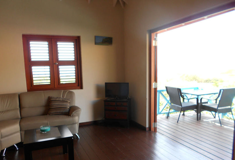 Westhill Bungalows & Diving