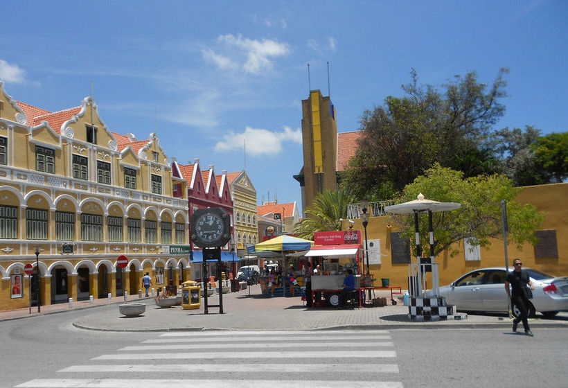 Westhill Bungalows & Diving