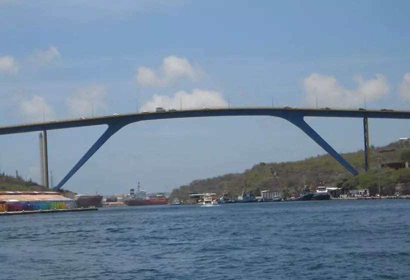 Westhill Bungalows & Diving