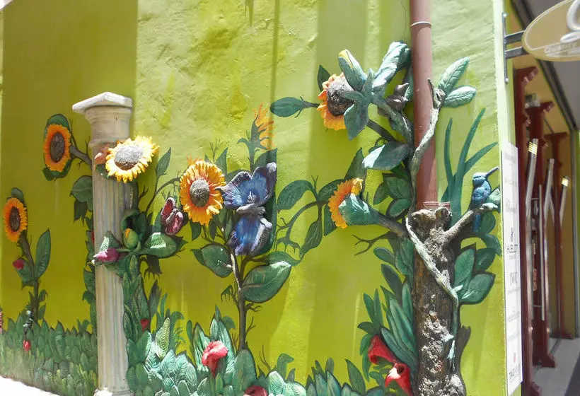 Westhill Bungalows & Diving