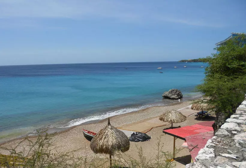 Westhill Bungalows & Diving