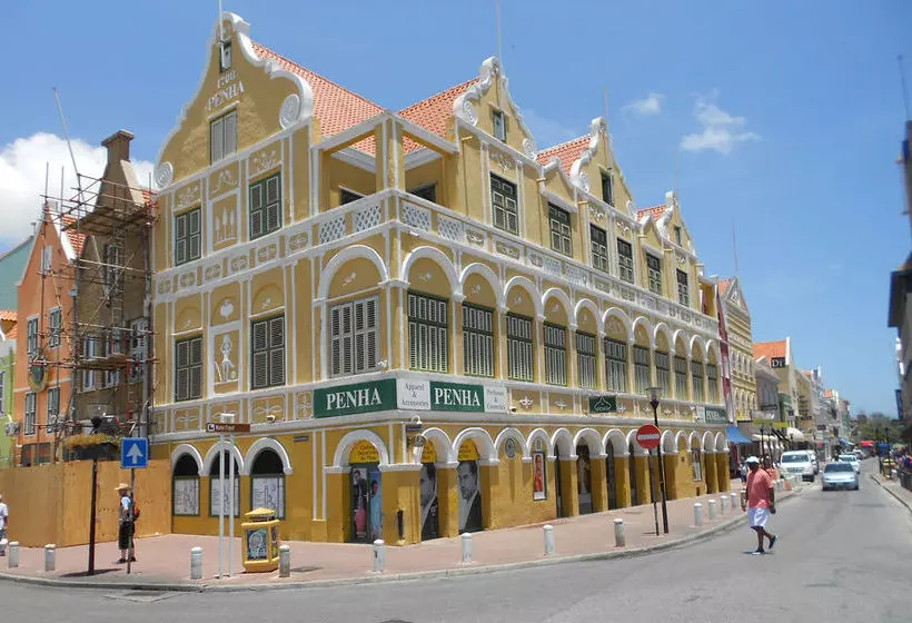 Westhill Bungalows & Diving