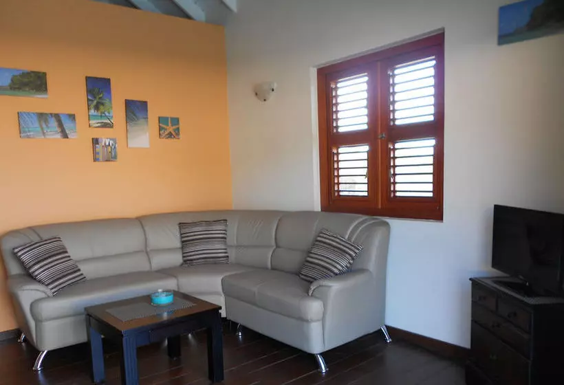 Westhill Bungalows & Diving