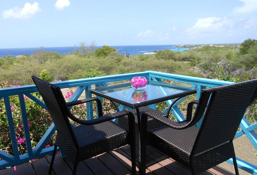 Westhill Bungalows & Diving