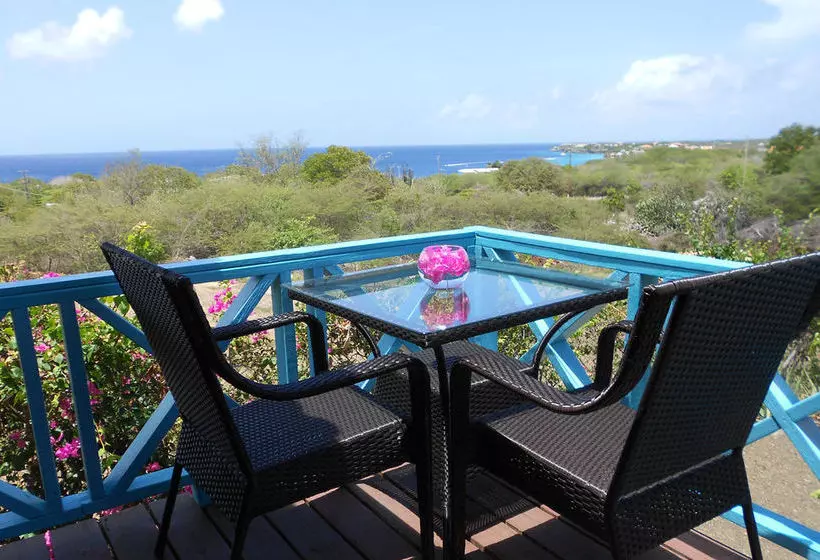 Westhill Bungalows & Diving