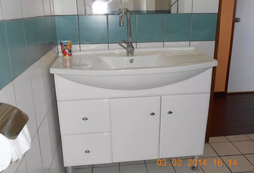 Westhill Bungalows & Diving