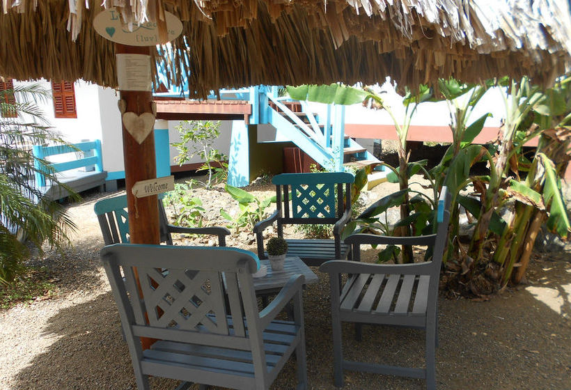 Westhill Bungalows & Diving