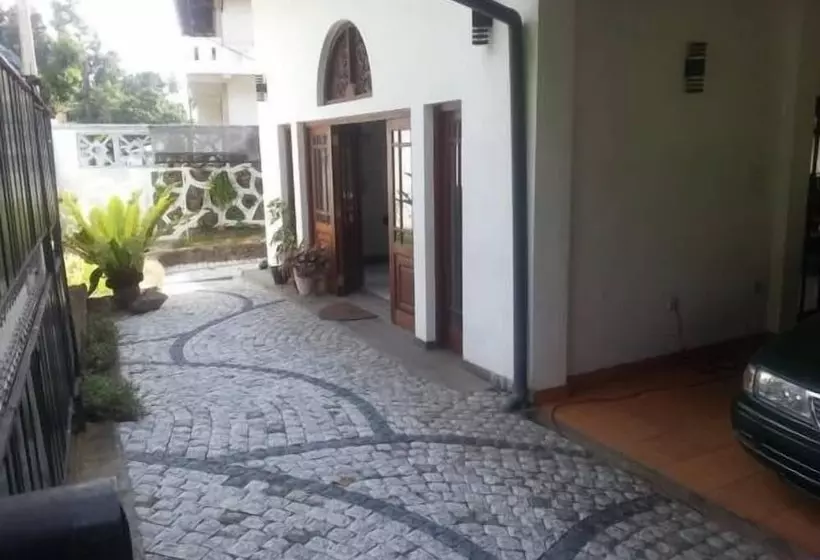 Bed & Breakfast Aaranya Residencies