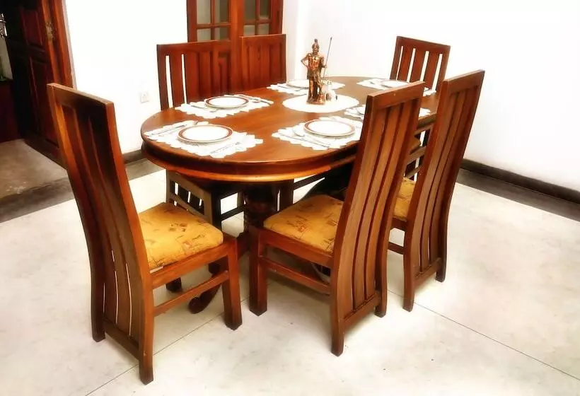 Bed & Breakfast Aaranya Residencies