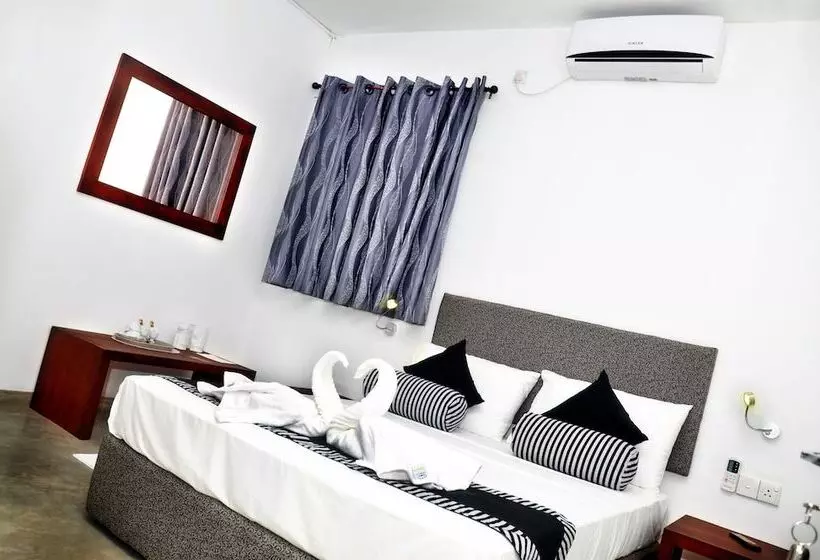 Bed & Breakfast Aaranya Residencies