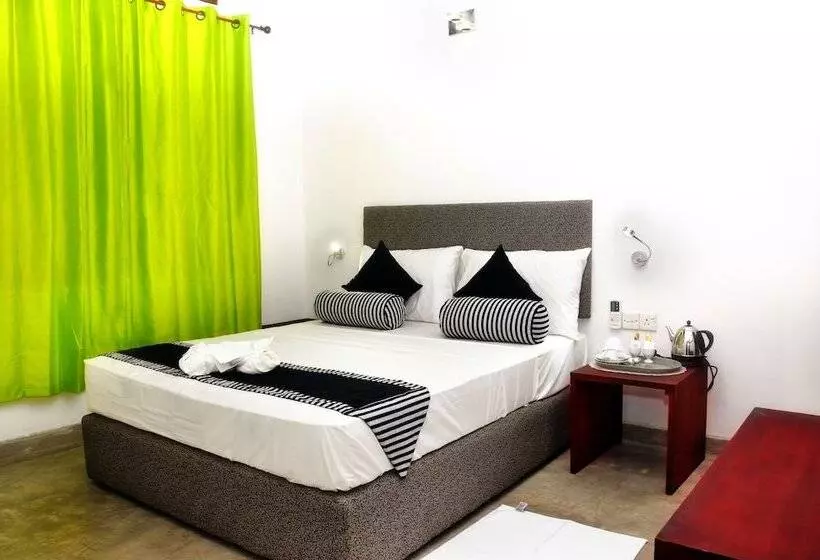 Bed & Breakfast Aaranya Residencies