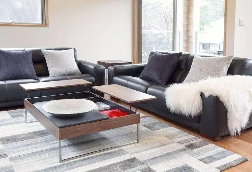 Bluebird Chalets By The Hakuba Collection