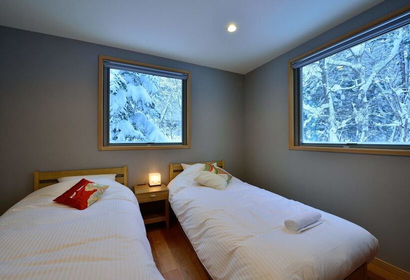 Bluebird Chalets By The Hakuba Collection
