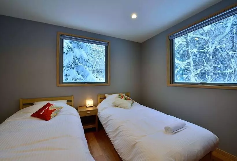 Bluebird Chalets By The Hakuba Collection