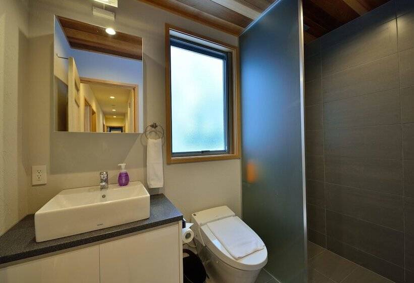 Bluebird Chalets By The Hakuba Collection