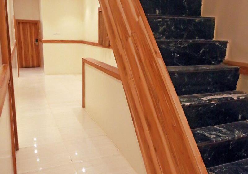 Hotel Al Madina Palace