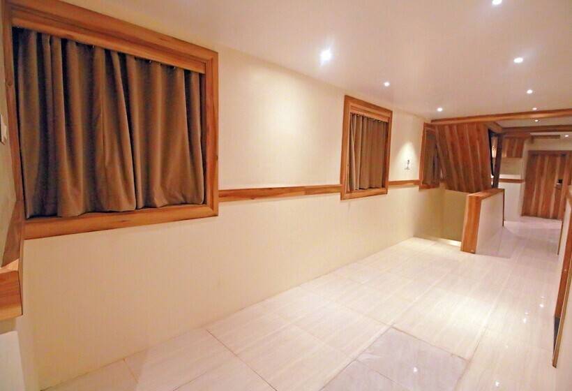 Hotel Al Madina Palace