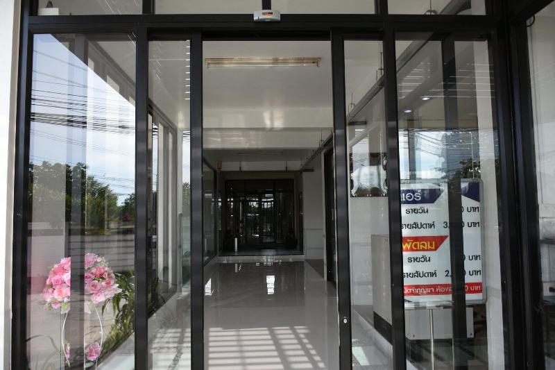 ホテル Basaya Laemchabang