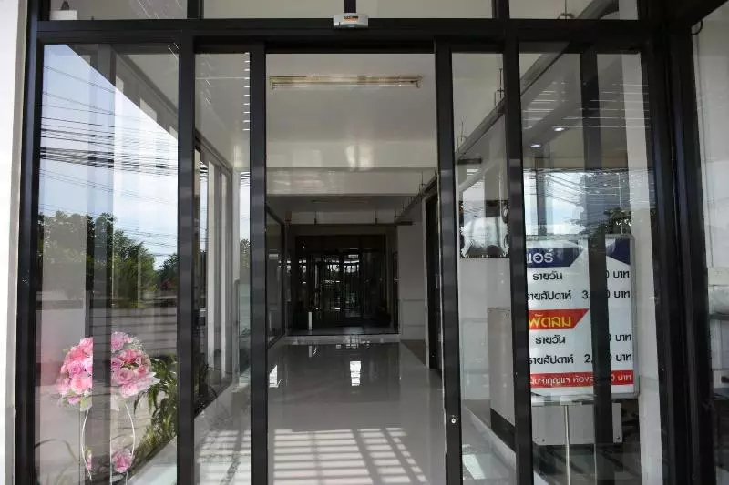 ホテル Basaya Laemchabang