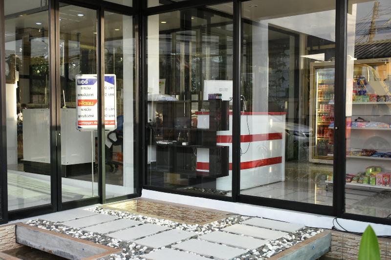 ホテル Basaya Laemchabang