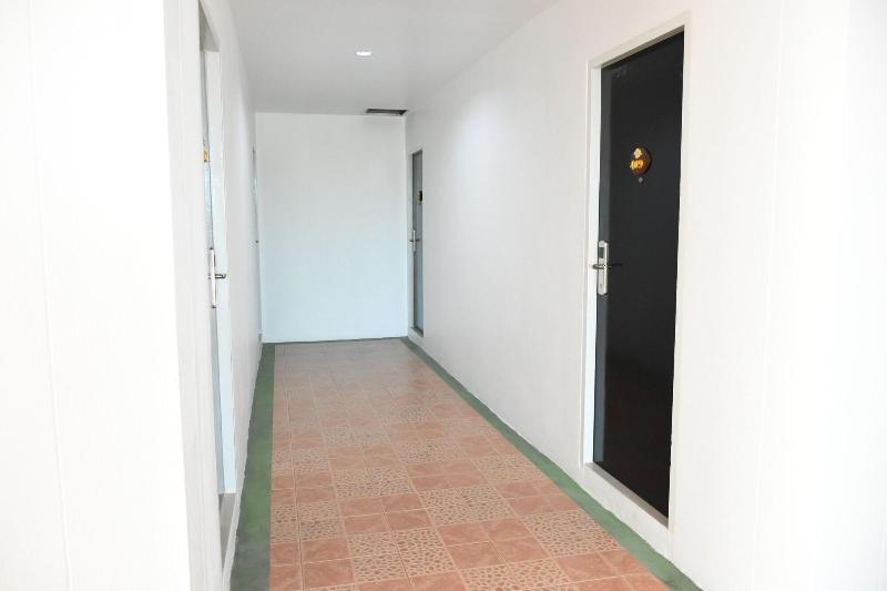 ホテル Basaya Laemchabang