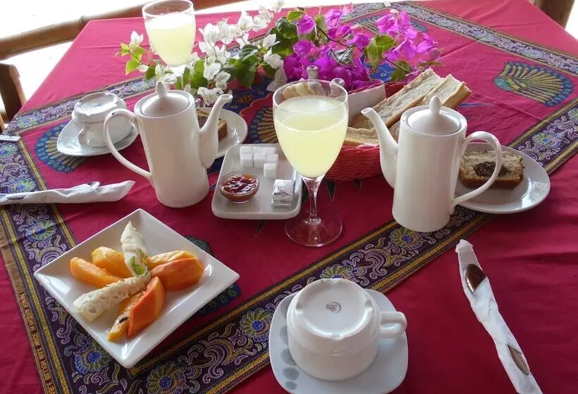 هتل Robinson Plage