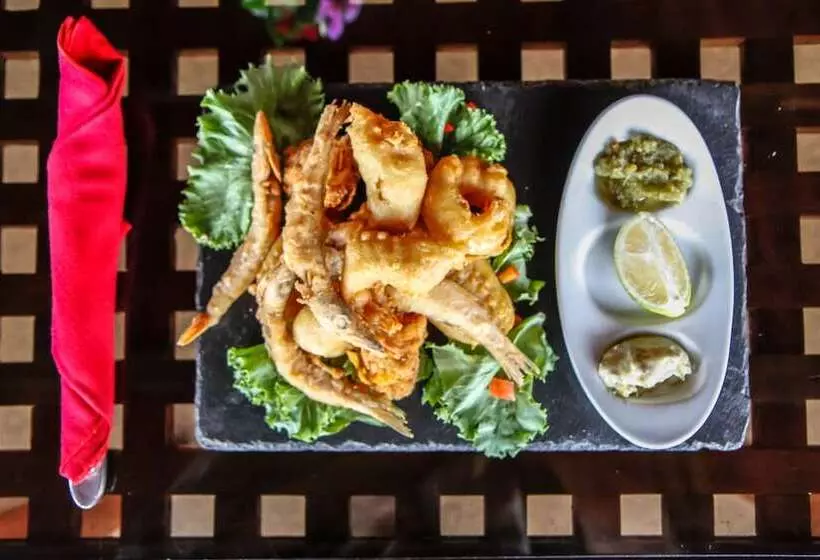 هتل Robinson Plage