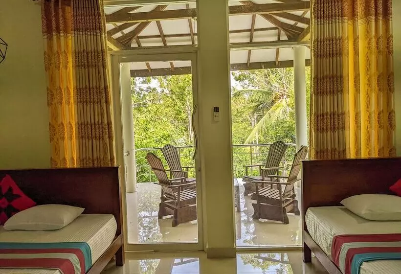 ホテル Sigiriya Rock Gate Tree House