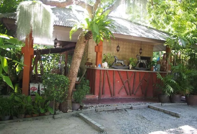 هتل Tamarina Resort Arng Sila