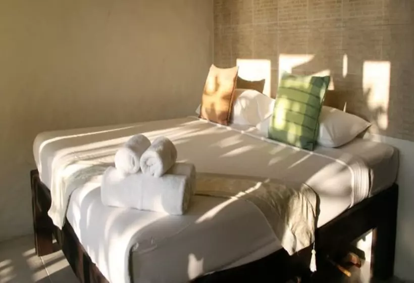 هتل Tamarina Resort Arng Sila