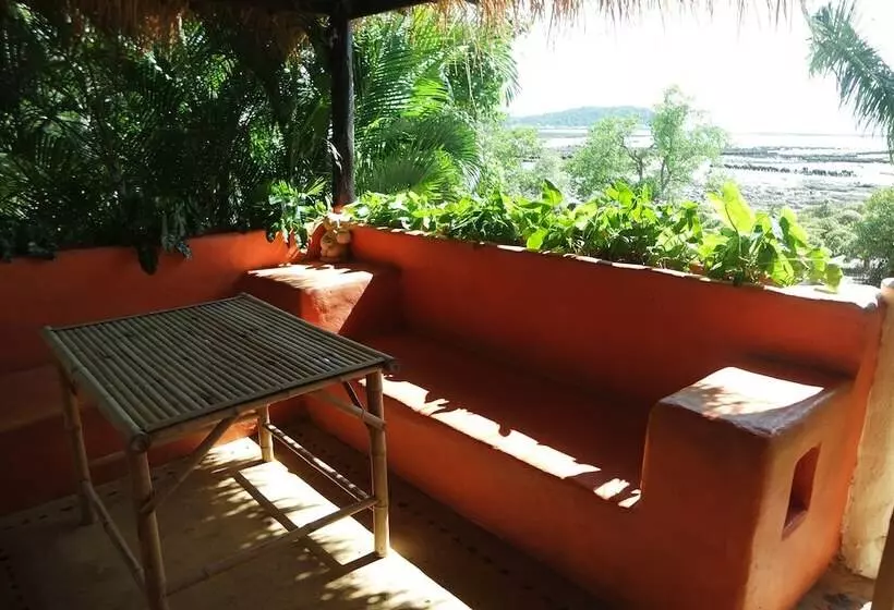 هتل Tamarina Resort Arng Sila